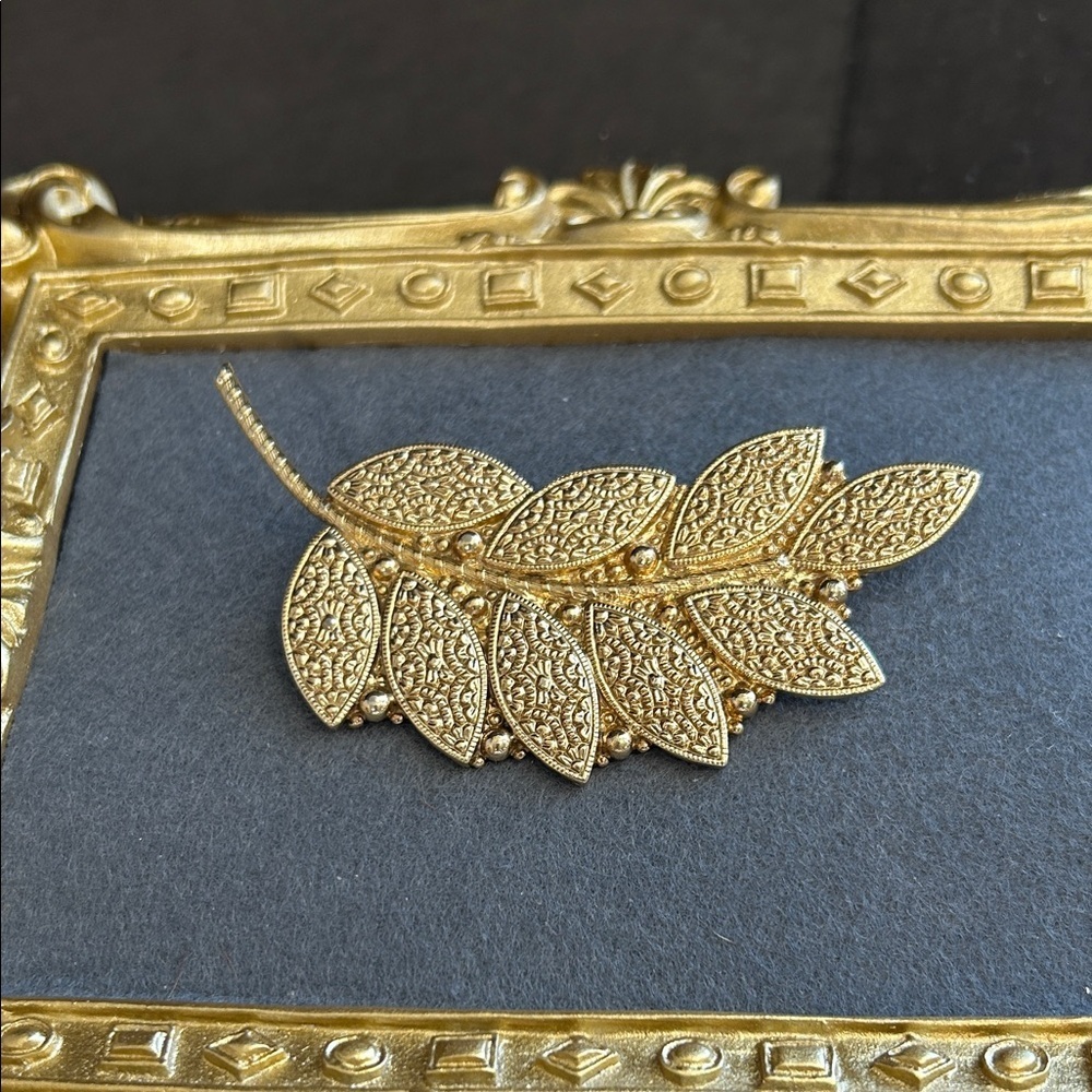 Gold Leaf-Design Brooch - Elegant Women’s Jewelry